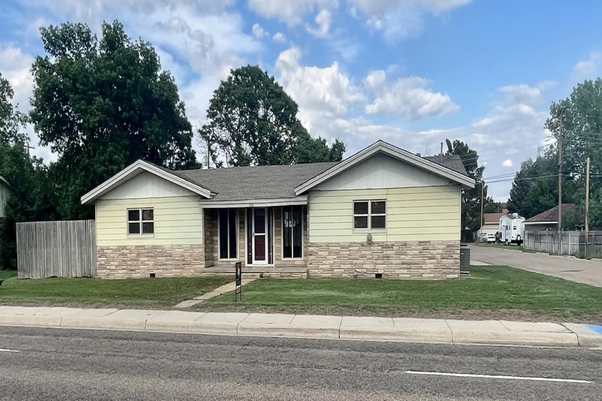 1021 Tennessee Blvd, Dalhart, Texas 79022, 3 Bedrooms Bedrooms, ,2 BathroomsBathrooms,Single Family Home,Sold Listings,Tennessee Blvd,1095