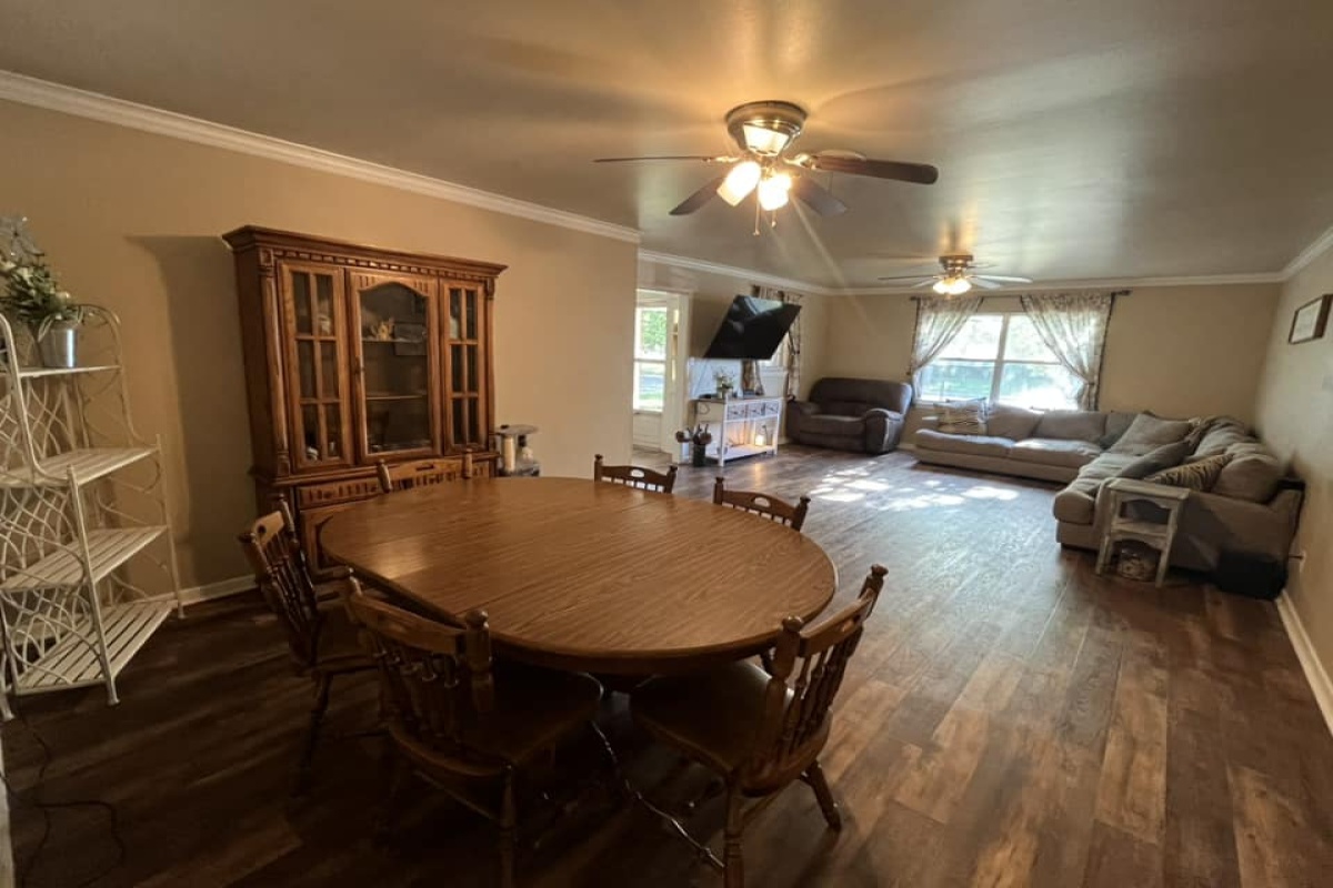 1015 Denver Ave, Dalhart, Texas 79022, 3 Bedrooms Bedrooms, ,1.75 BathroomsBathrooms,Single Family Home,Active Listings,Denver Ave,1096