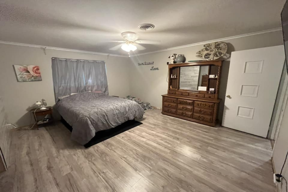 1015 Denver Ave, Dalhart, Texas 79022, 3 Bedrooms Bedrooms, ,1.75 BathroomsBathrooms,Single Family Home,Active Listings,Denver Ave,1096