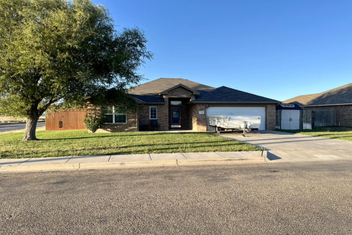 1700 Wagon Trail Rd, Dalhart, Texas 79022, 4 Bedrooms Bedrooms, ,2 BathroomsBathrooms,Single Family Home,Active Listings,Wagon Trail Rd,1107