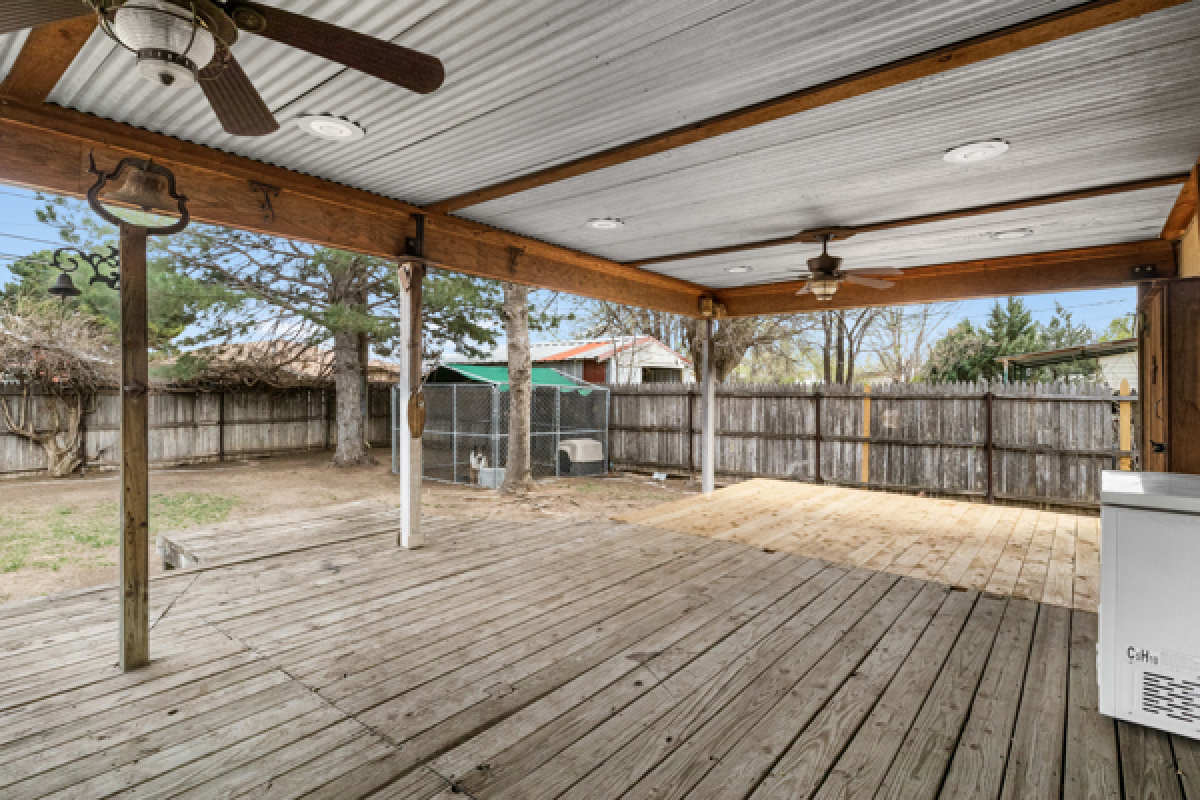 1405 Fox Ave, Dumas, Texas 79029, 2 Bedrooms Bedrooms, ,2 BathroomsBathrooms,Single Family Home,Active Listings,Fox Ave,1119