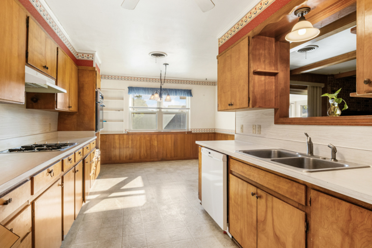 1809 Oak Ave, Dalhart, Texas 79022, 3 Bedrooms Bedrooms, ,1.75 BathroomsBathrooms,Single Family Home,Sold Listings,Oak Ave,1127