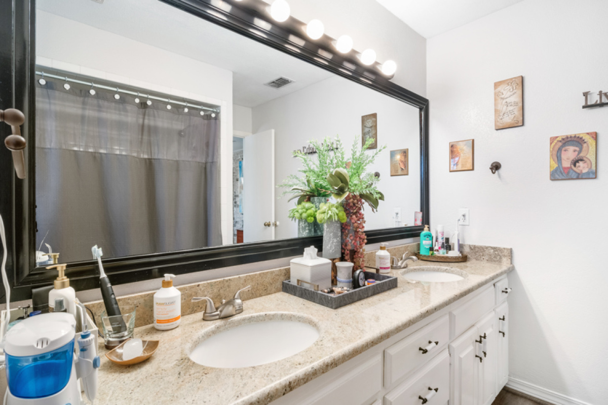 1901 Kiowa Trail, Dalhart, Texas 79022, 3 Bedrooms Bedrooms, ,1.75 BathroomsBathrooms,Single Family Home,Sold Listings,Kiowa Trail,1138