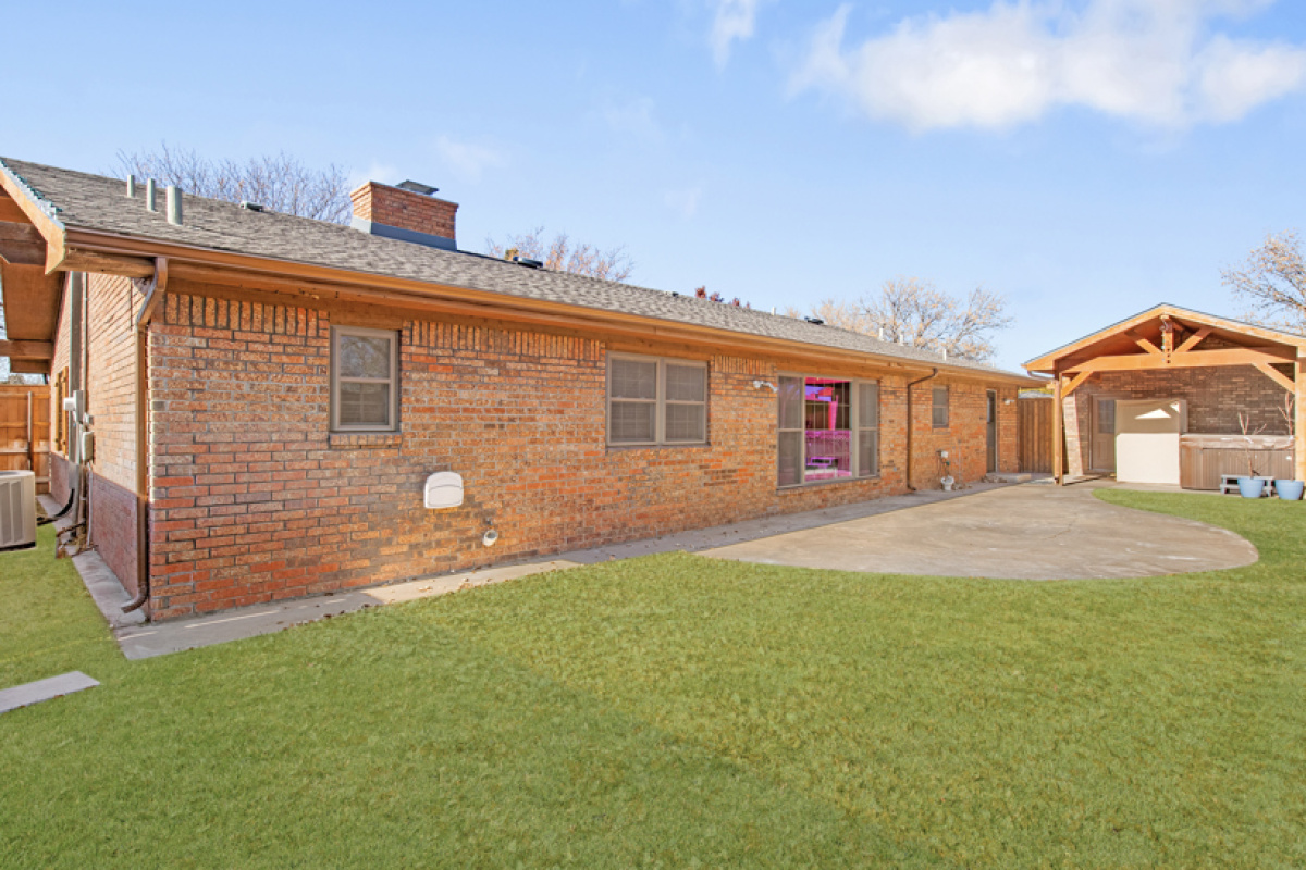 1901 Kiowa Trail, Dalhart, Texas 79022, 3 Bedrooms Bedrooms, ,1.75 BathroomsBathrooms,Single Family Home,Sold Listings,Kiowa Trail,1138