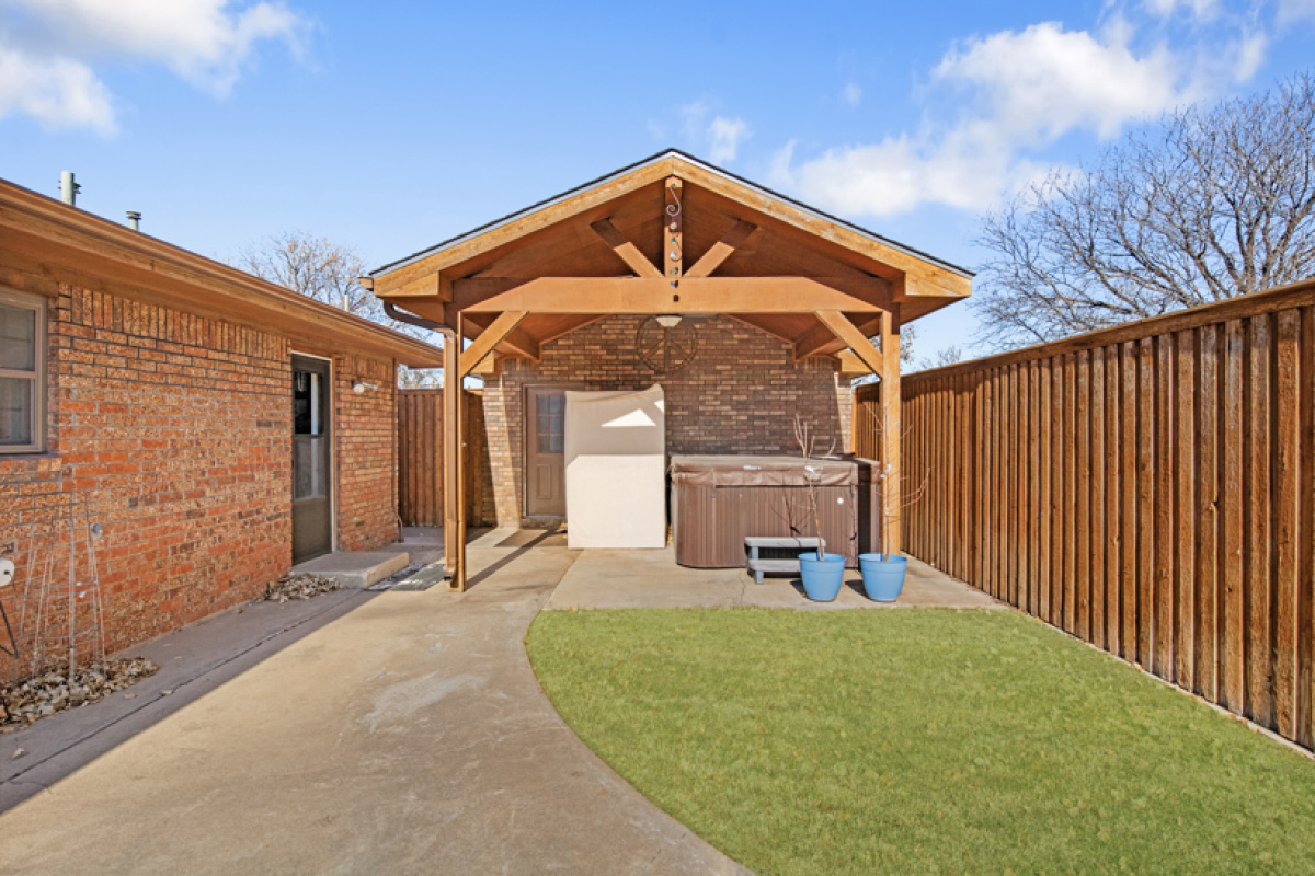 1901 Kiowa Trail, Dalhart, Texas 79022, 3 Bedrooms Bedrooms, ,1.75 BathroomsBathrooms,Single Family Home,Sold Listings,Kiowa Trail,1138