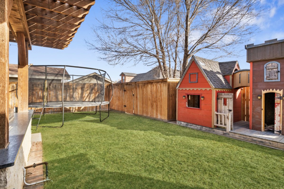 1913 Cheyenne Trail, Dalhart, Texas 79022, 4 Bedrooms Bedrooms, ,3 BathroomsBathrooms,Single Family Home,Active Listings,Cheyenne Trail,1144