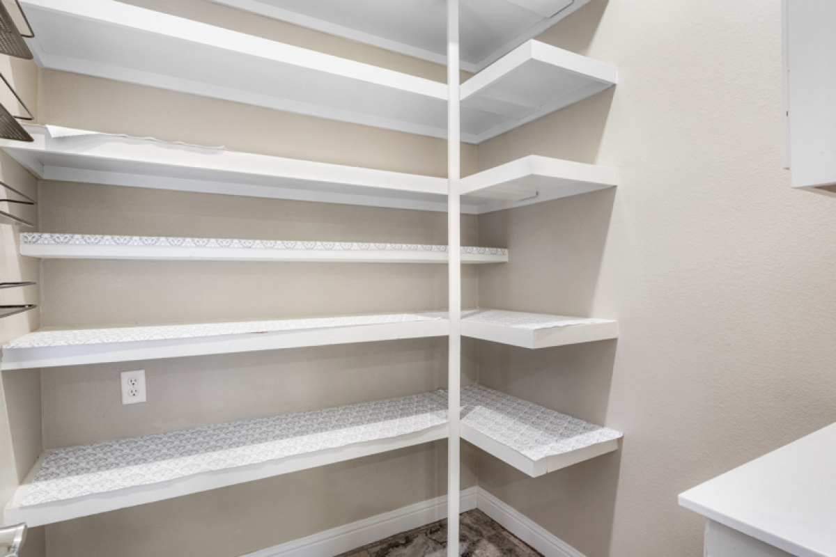 1913 Cheyenne Trail, Dalhart, Texas 79022, 4 Bedrooms Bedrooms, ,3 BathroomsBathrooms,Single Family Home,Active Listings,Cheyenne Trail,1144