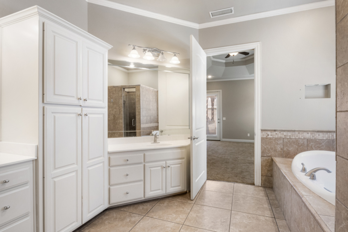 1913 Cheyenne Trail, Dalhart, Texas 79022, 4 Bedrooms Bedrooms, ,3 BathroomsBathrooms,Single Family Home,Active Listings,Cheyenne Trail,1144