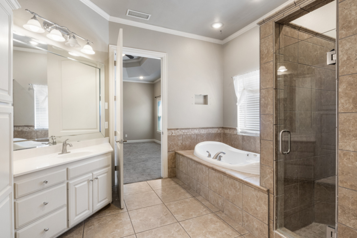 1913 Cheyenne Trail, Dalhart, Texas 79022, 4 Bedrooms Bedrooms, ,3 BathroomsBathrooms,Single Family Home,Active Listings,Cheyenne Trail,1144