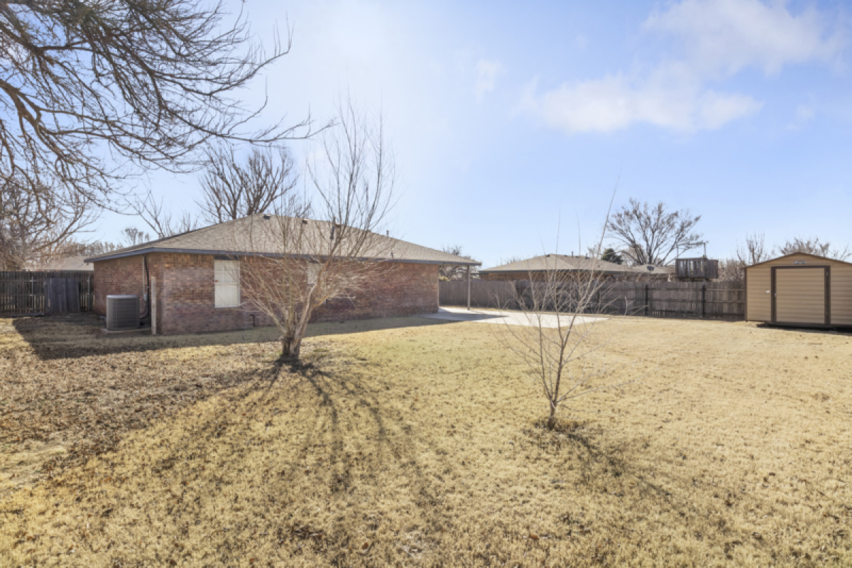 1908 Shawnee Trail, Dalhart, Texas 79022, 3 Bedrooms Bedrooms, ,1 BathroomBathrooms,Single Family Home,Sold Listings,Shawnee Trail,1148