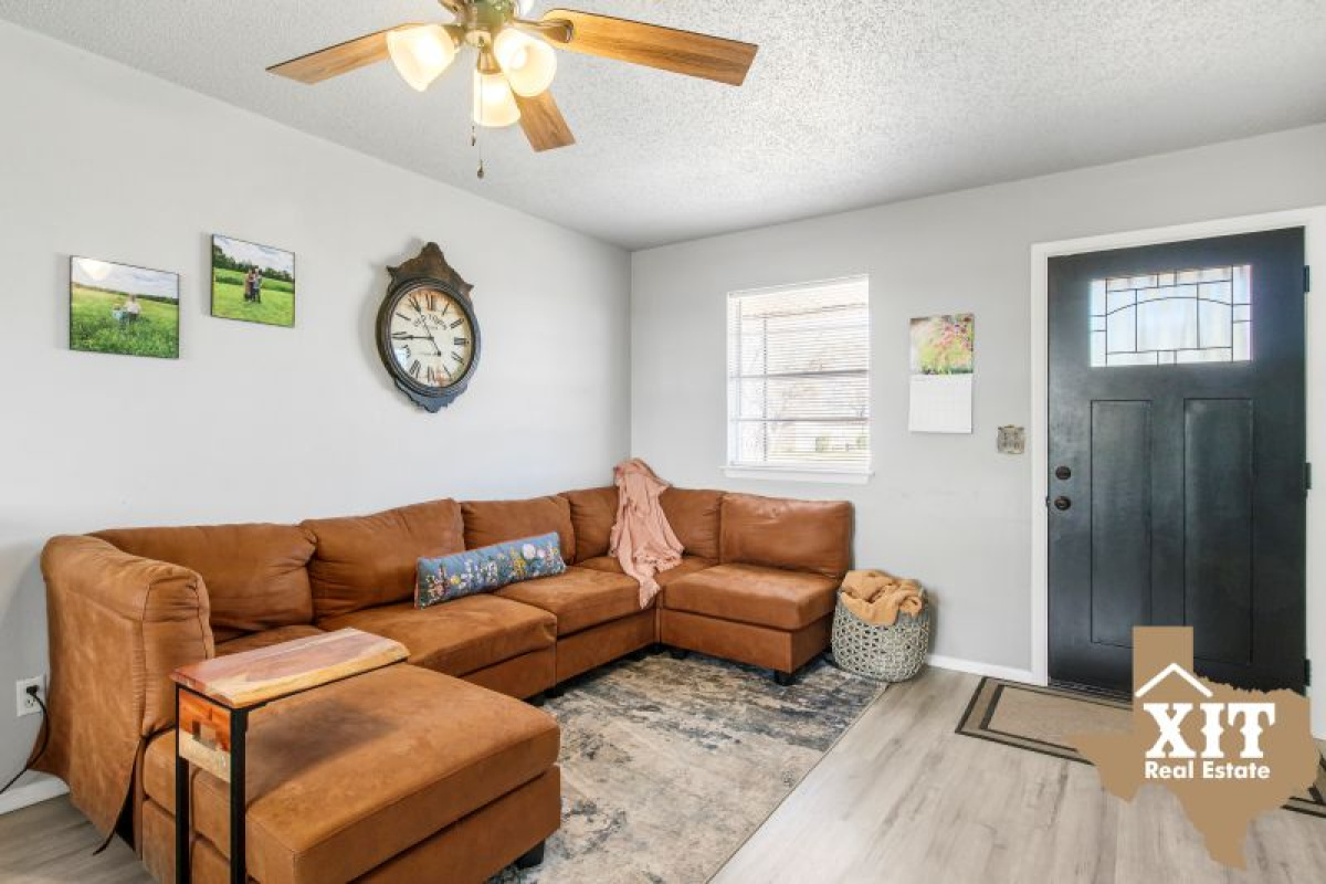 1018 E 12th street, Dalhart, Texas 79022, 3 Bedrooms Bedrooms, ,2 BathroomsBathrooms,Single Family Home,Active Listings,E 12th street,1150