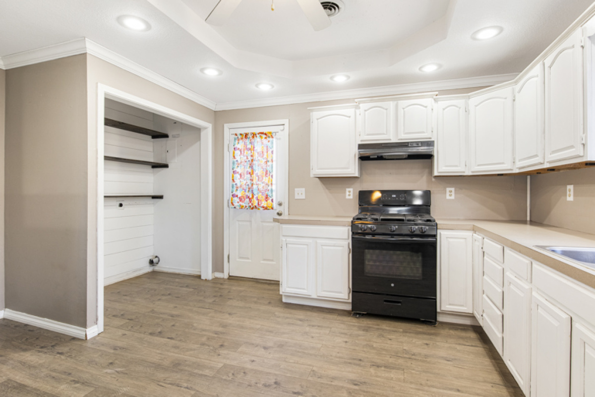 1014 Keeler Ave, Dalhart, Texas 79022, 3 Bedrooms Bedrooms, ,2 BathroomsBathrooms,Single Family Home,Active Listings,Keeler Ave,1151