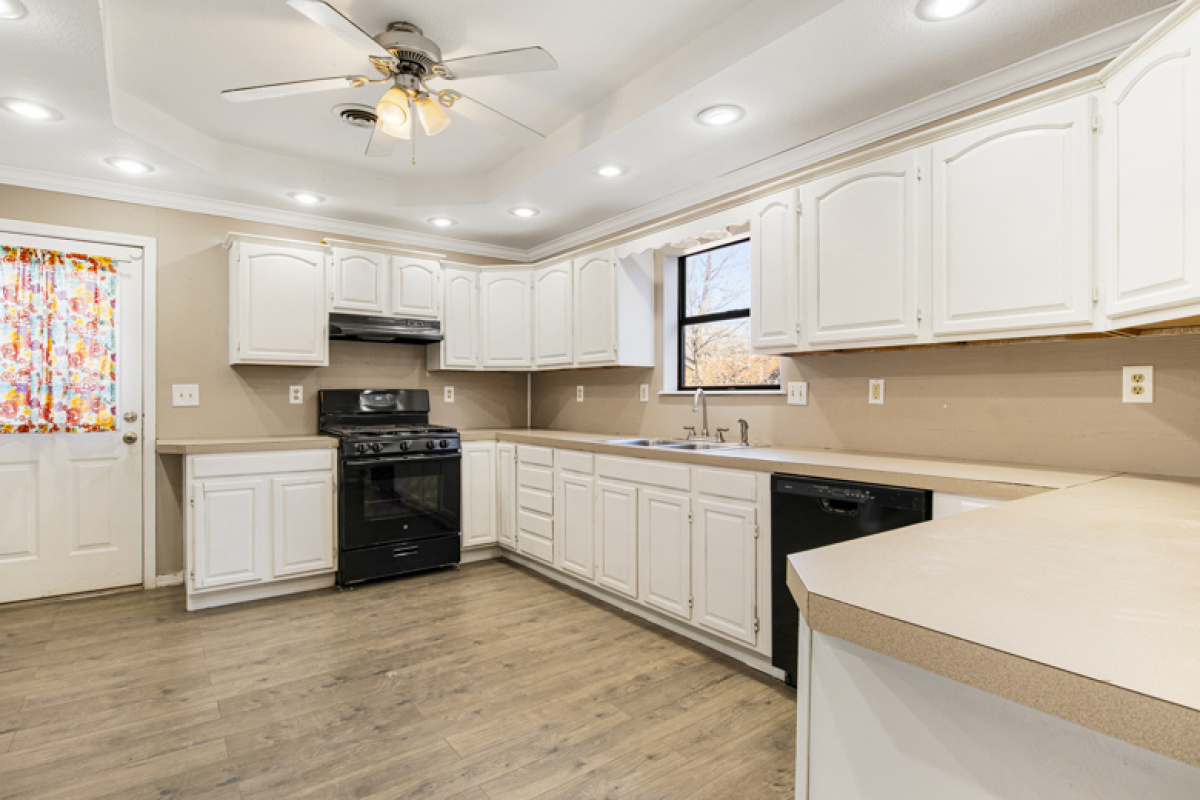 1014 Keeler Ave, Dalhart, Texas 79022, 3 Bedrooms Bedrooms, ,2 BathroomsBathrooms,Single Family Home,Active Listings,Keeler Ave,1151