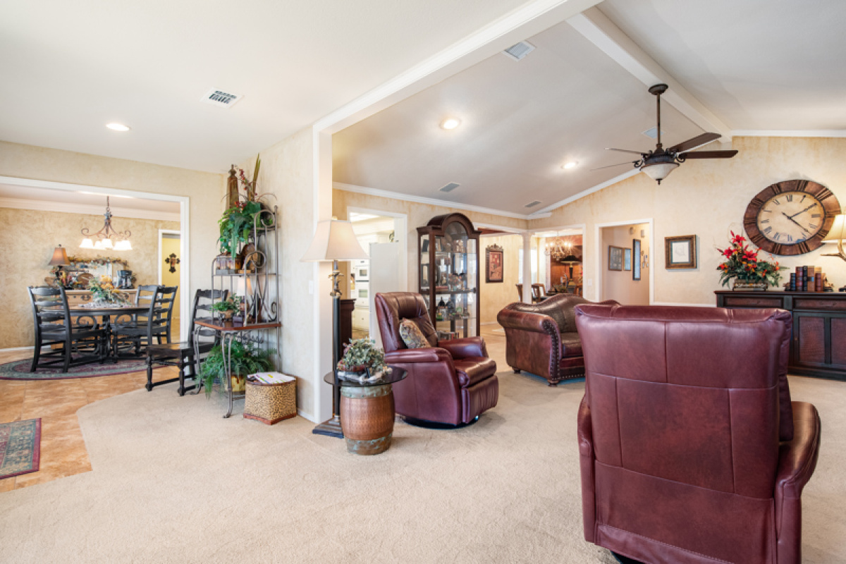 1918 Cheyenne Trail, Dalhart, Texas 79022, 3 Bedrooms Bedrooms, ,2.5 BathroomsBathrooms,Single Family Home,Active Listings,Cheyenne Trail,1153