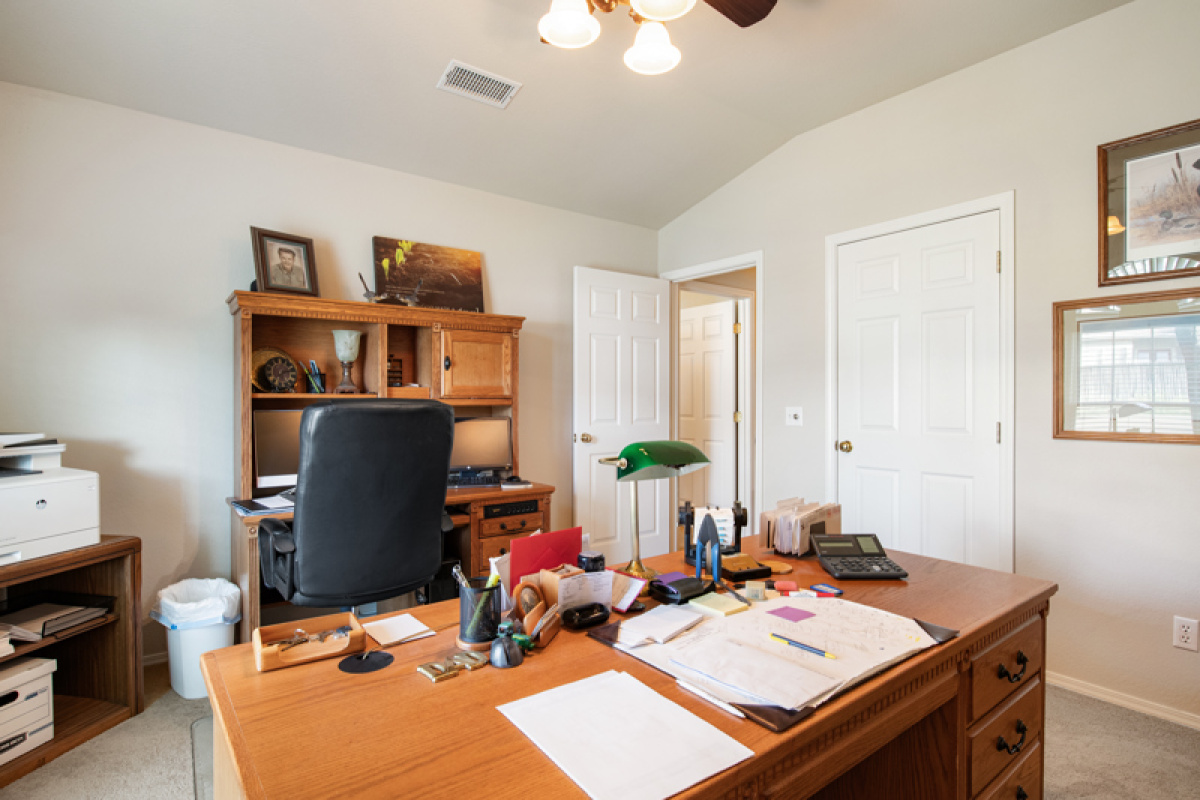 1918 Cheyenne Trail, Dalhart, Texas 79022, 3 Bedrooms Bedrooms, ,2.5 BathroomsBathrooms,Single Family Home,Active Listings,Cheyenne Trail,1153