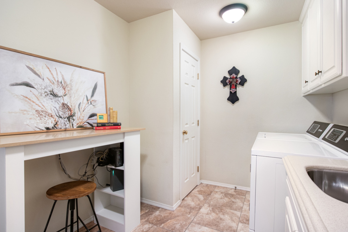 1918 Cheyenne Trail, Dalhart, Texas 79022, 3 Bedrooms Bedrooms, ,2.5 BathroomsBathrooms,Single Family Home,Active Listings,Cheyenne Trail,1153