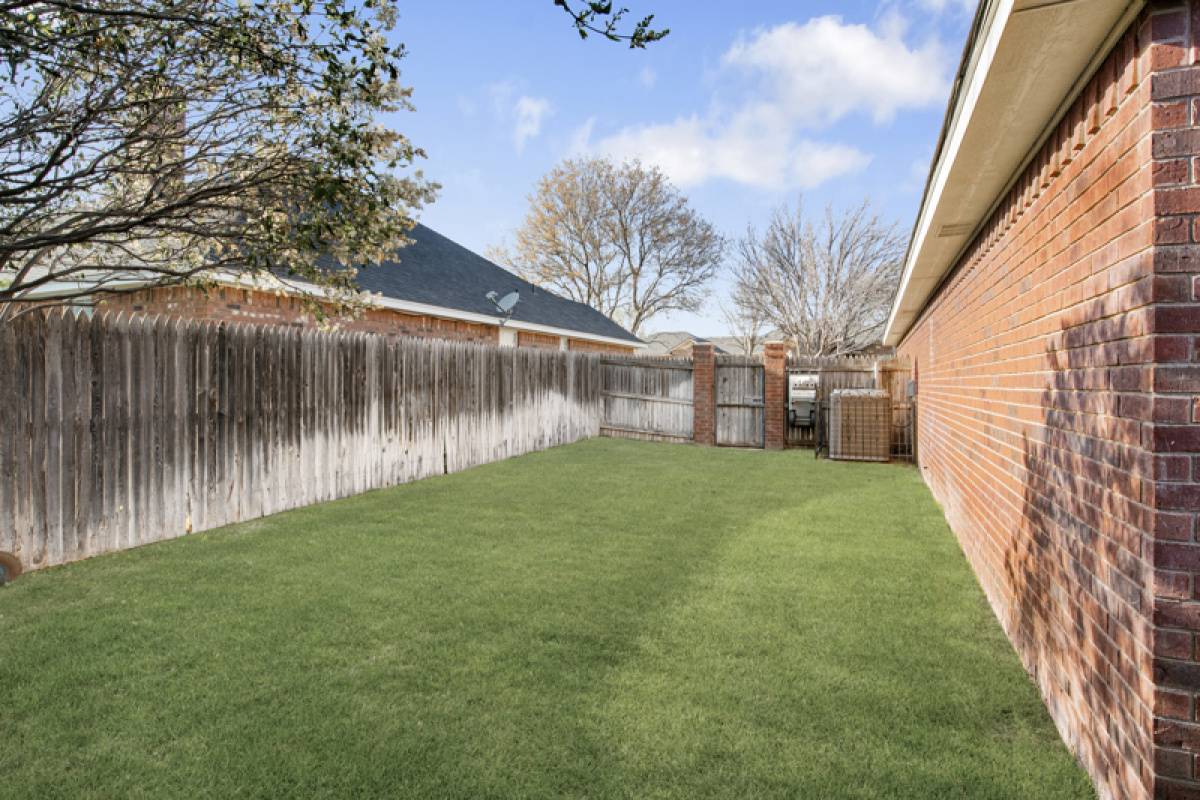 1918 Cheyenne Trail, Dalhart, Texas 79022, 3 Bedrooms Bedrooms, ,2.5 BathroomsBathrooms,Single Family Home,Active Listings,Cheyenne Trail,1153