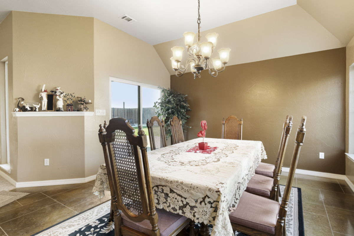 1703 E 1st St, Dalhart, Texas 79022, 2 Bedrooms Bedrooms, ,2.5 BathroomsBathrooms,Single Family Home,Active Listings,E 1st St,1154