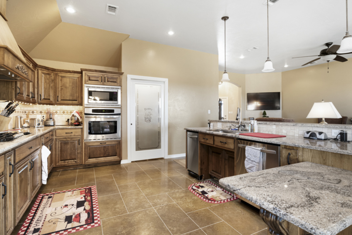 1703 E 1st St, Dalhart, Texas 79022, 2 Bedrooms Bedrooms, ,2.5 BathroomsBathrooms,Single Family Home,Active Listings,E 1st St,1154