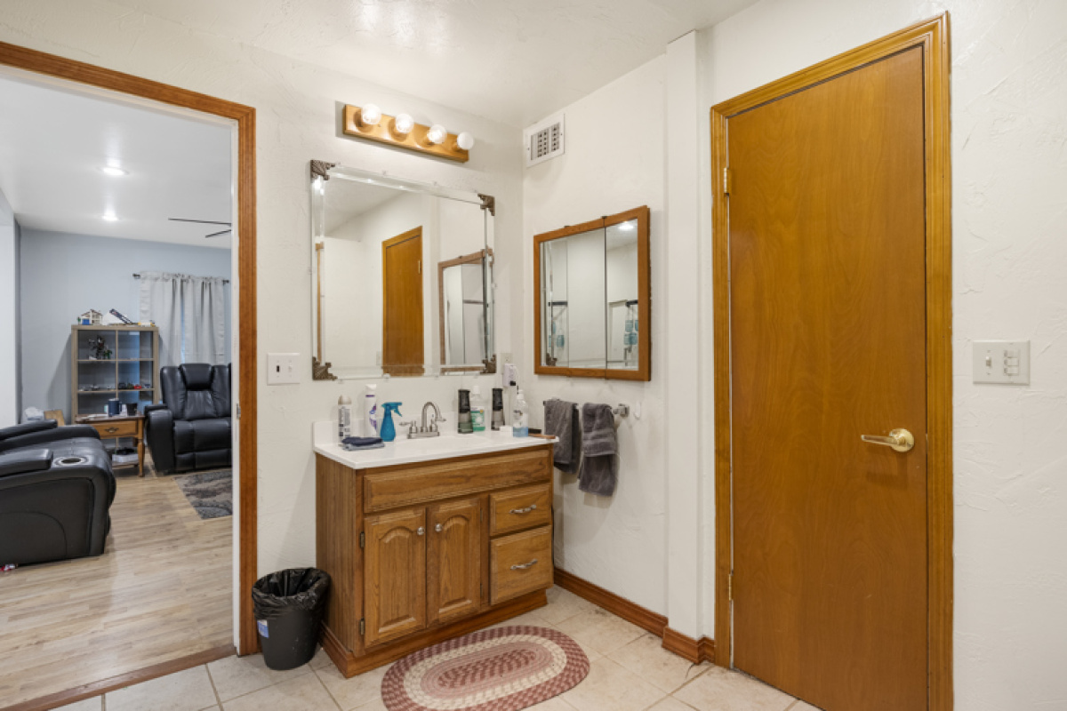 901 Cherry Ave, Dalhart, Texas 79022, 3 Bedrooms Bedrooms, ,1.75 BathroomsBathrooms,Single Family Home,Active Listings,Cherry Ave,1156