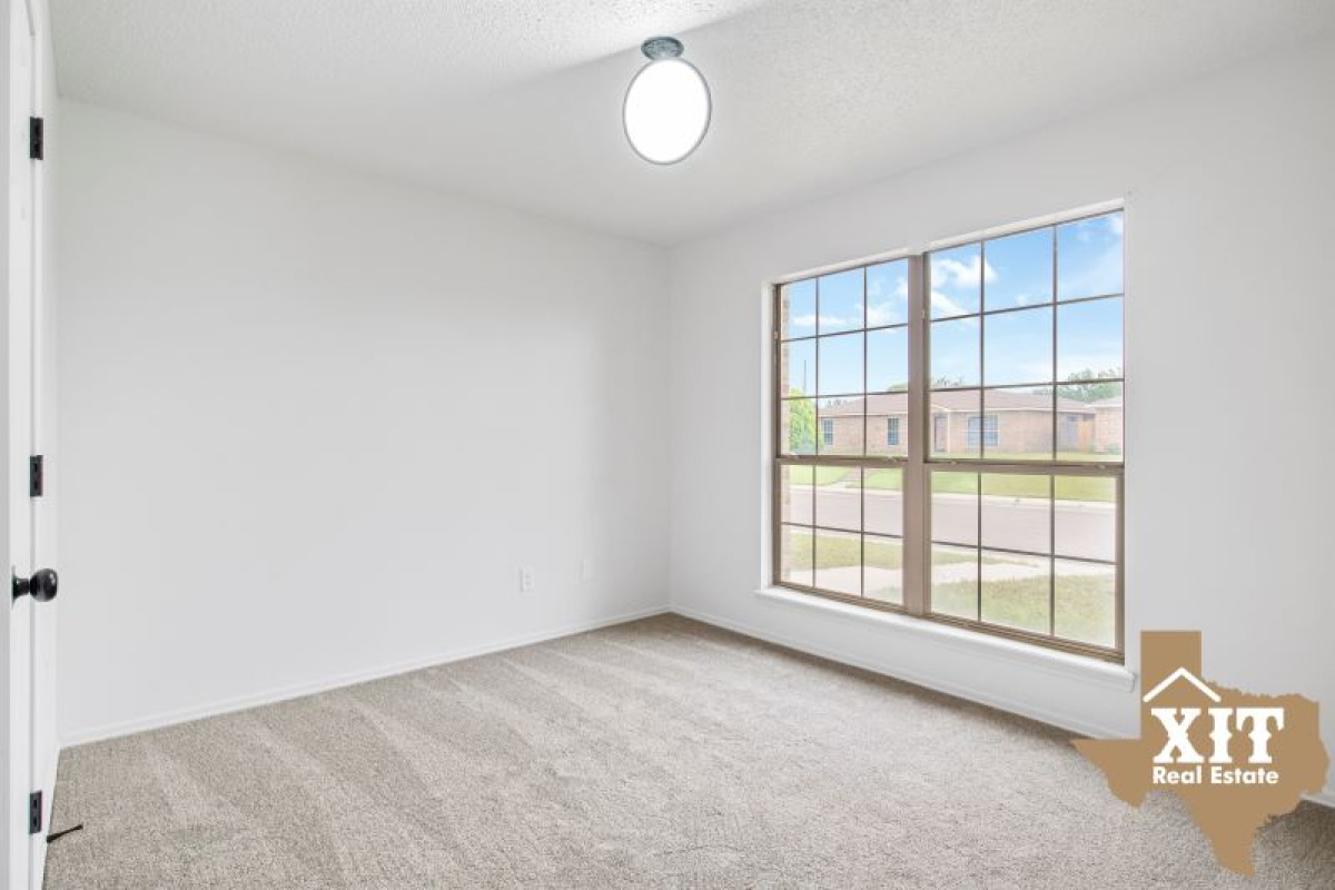 1132 Sterling Dr, Amarillo, Texas 79110, 3 Bedrooms Bedrooms, ,2 BathroomsBathrooms,Single Family Home,Active Listings,Sterling Dr,1161