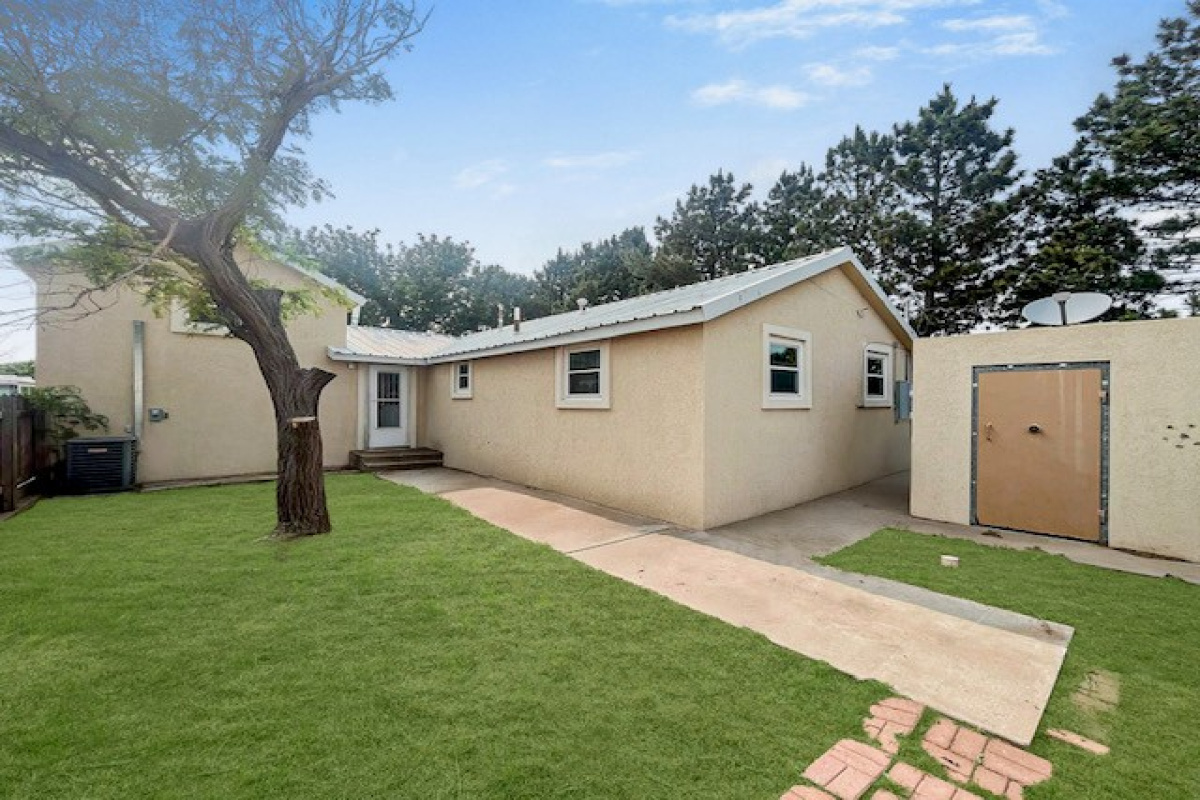 819 Avenue N, Sunray, Texas 79086, 3 Bedrooms Bedrooms, ,1 BathroomBathrooms,Single Family Home,Active Listings,Avenue N,1165