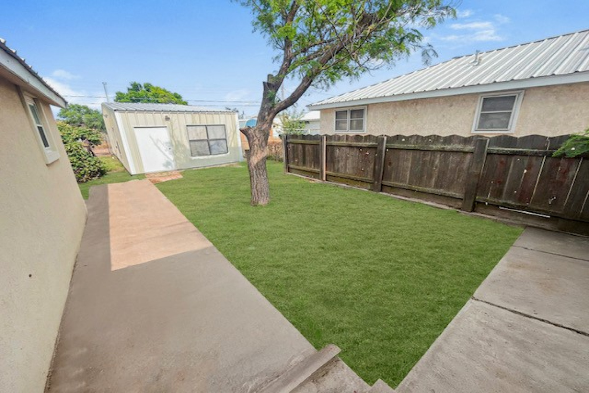 819 Avenue N, Sunray, Texas 79086, 3 Bedrooms Bedrooms, ,1 BathroomBathrooms,Single Family Home,Active Listings,Avenue N,1165
