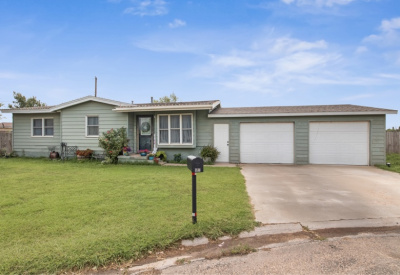 605 Coffee Place, Dalhart, Texas 79022, 3 Bedrooms Bedrooms, ,2 BathroomsBathrooms,Single Family Home,Active Listings,Coffee Place,1167