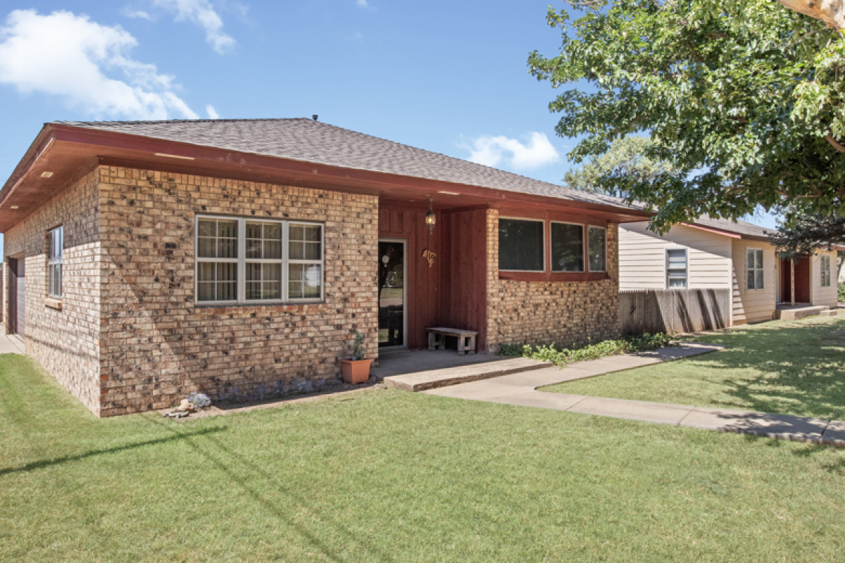 119 Ave A, Dalhart, Texas 79022, 3 Bedrooms Bedrooms, ,1 BathroomBathrooms,Single Family Home,Active Listings,Ave A,1169