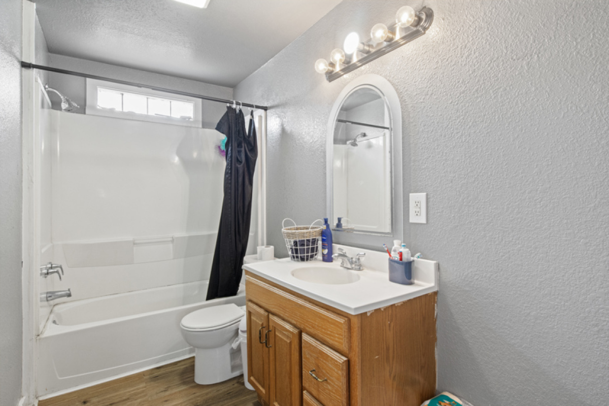 914 Conlen, Dalhart, Texas 79022, 2 Bedrooms Bedrooms, ,1 BathroomBathrooms,Single Family Home,Active Listings,Conlen,1172