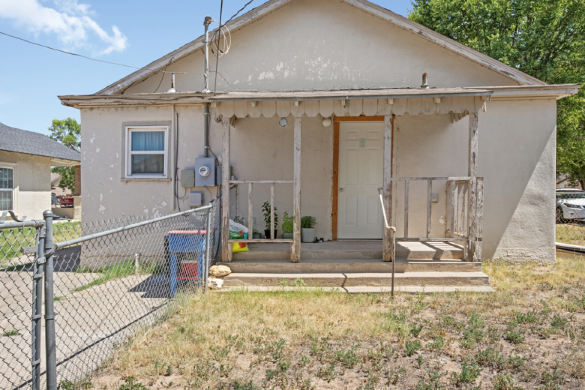 914 Conlen, Dalhart, Texas 79022, 2 Bedrooms Bedrooms, ,1 BathroomBathrooms,Single Family Home,Active Listings,Conlen,1172