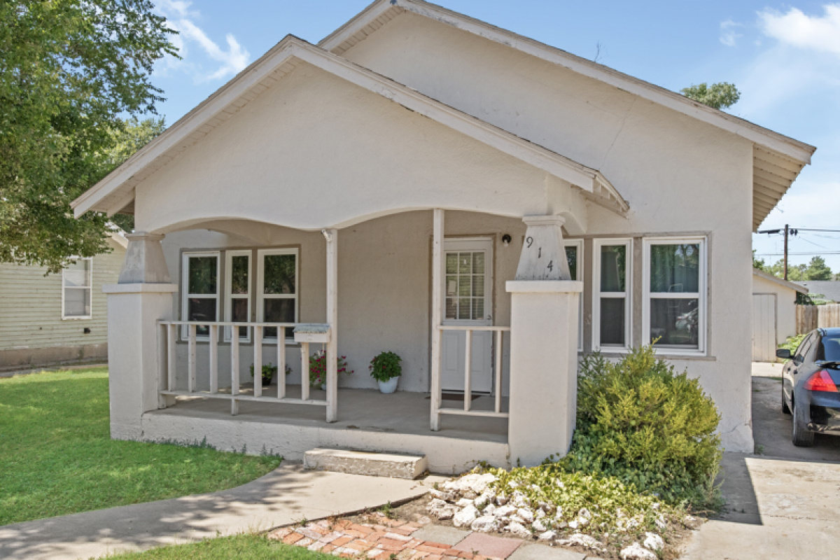 914 Conlen, Dalhart, Texas 79022, 2 Bedrooms Bedrooms, ,1 BathroomBathrooms,Single Family Home,Active Listings,Conlen,1172