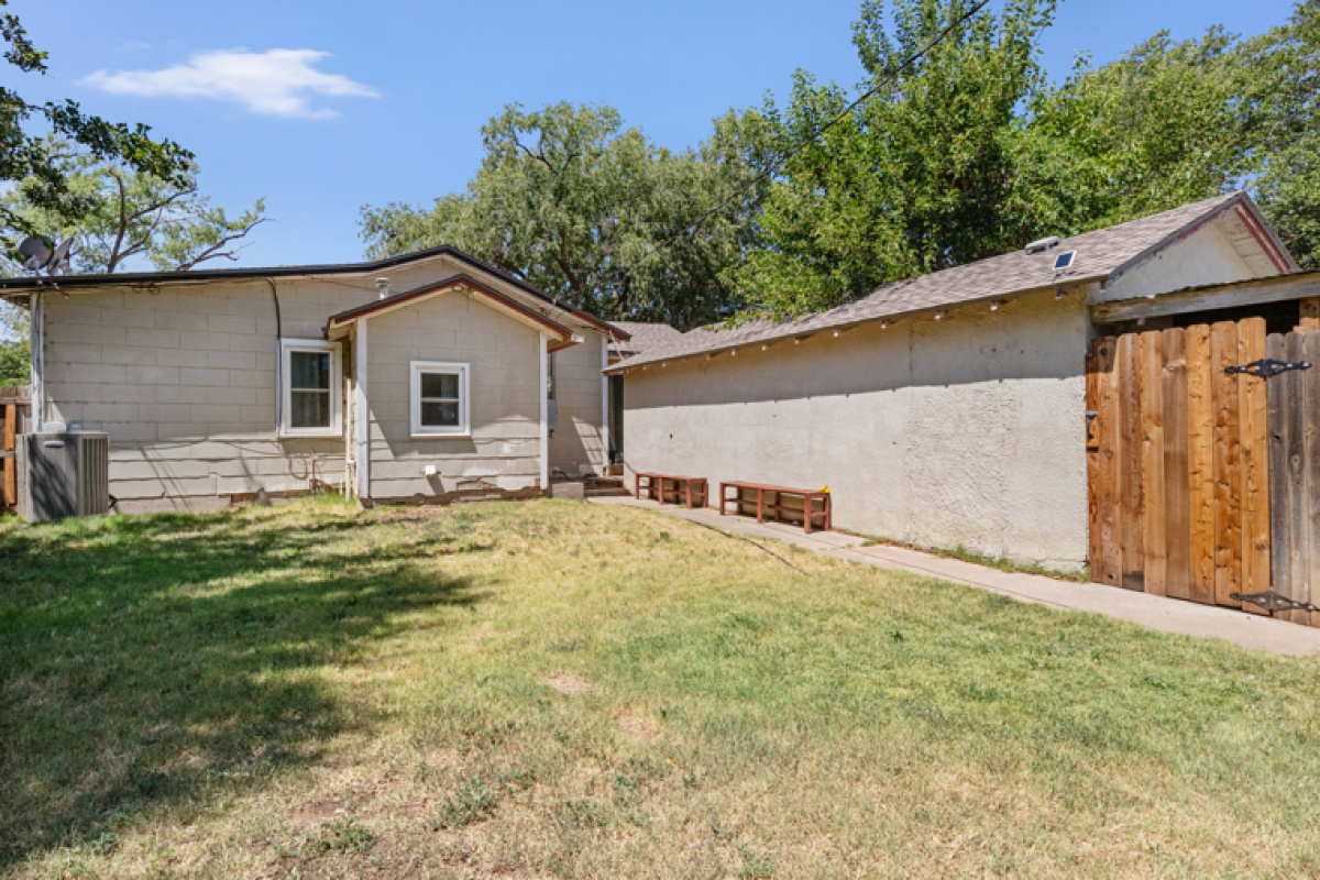 1017 Keeler Ave, Dalhart, Texas 79022, 2 Bedrooms Bedrooms, ,1 BathroomBathrooms,Single Family Home,Active Listings,Keeler Ave,1174