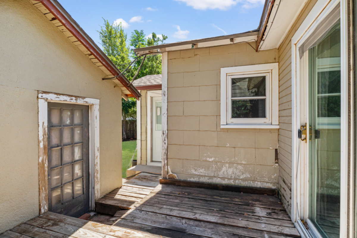 1017 Keeler Ave, Dalhart, Texas 79022, 2 Bedrooms Bedrooms, ,1 BathroomBathrooms,Single Family Home,Active Listings,Keeler Ave,1174