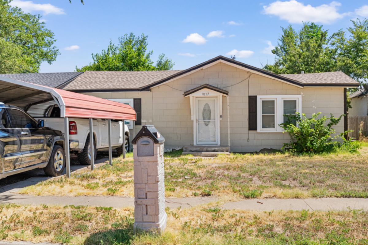 1017 Keeler Ave, Dalhart, Texas 79022, 2 Bedrooms Bedrooms, ,1 BathroomBathrooms,Single Family Home,Active Listings,Keeler Ave,1174