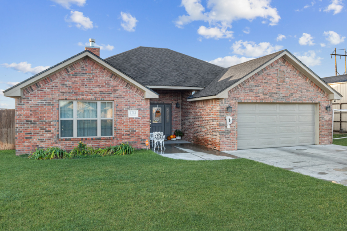 1713 Tumbleweed Trail, Dalhart, Texas 79022, 3 Bedrooms Bedrooms, ,2 BathroomsBathrooms,Single Family Home,Active Listings,Tumbleweed Trail,1177