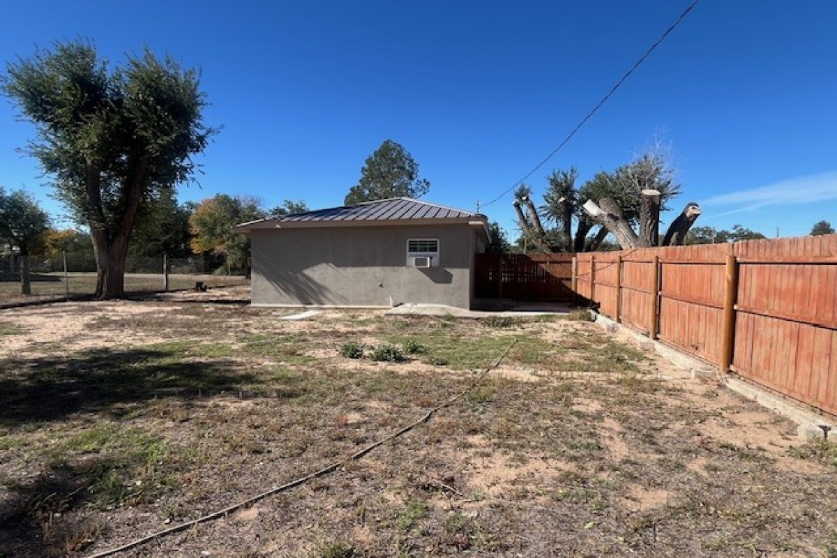 1001 Peters Ave, Dalhart, Texas 79022, 2 Bedrooms Bedrooms, ,1 BathroomBathrooms,Single Family Home,Active Listings,Peters Ave,1178