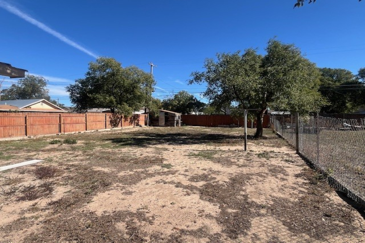 1001 Peters Ave, Dalhart, Texas 79022, 2 Bedrooms Bedrooms, ,1 BathroomBathrooms,Single Family Home,Active Listings,Peters Ave,1178