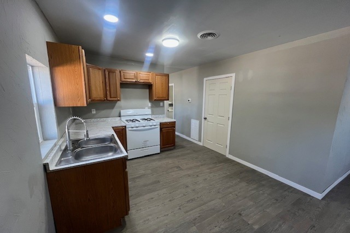 1001 Peters Ave, Dalhart, Texas 79022, 2 Bedrooms Bedrooms, ,1 BathroomBathrooms,Single Family Home,Active Listings,Peters Ave,1178