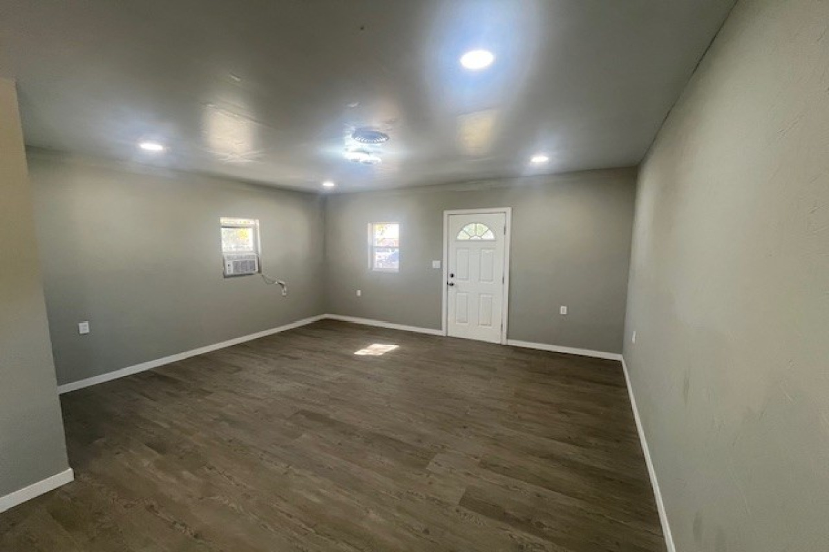 1001 Peters Ave, Dalhart, Texas 79022, 2 Bedrooms Bedrooms, ,1 BathroomBathrooms,Single Family Home,Active Listings,Peters Ave,1178