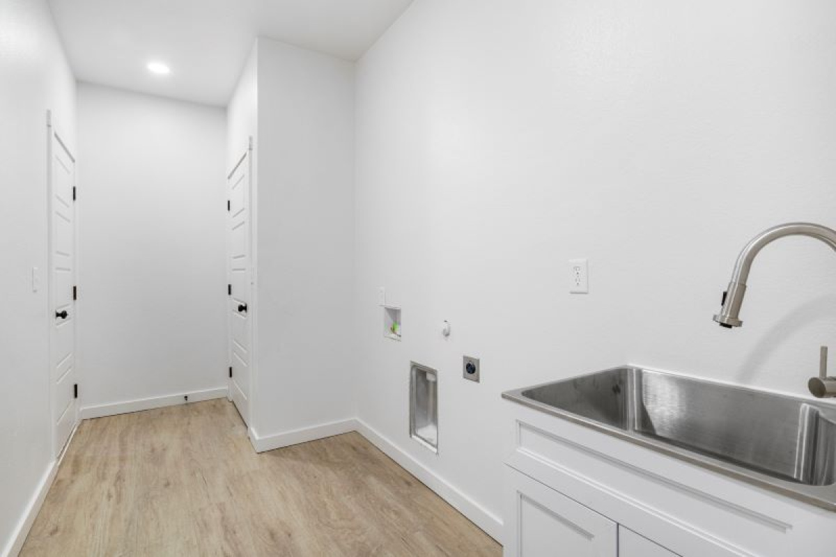 1818 Cactus Flower, Dalhart, Texas 79022, 3 Bedrooms Bedrooms, ,2 BathroomsBathrooms,Single Family Home,Active Listings,Cactus Flower,1179