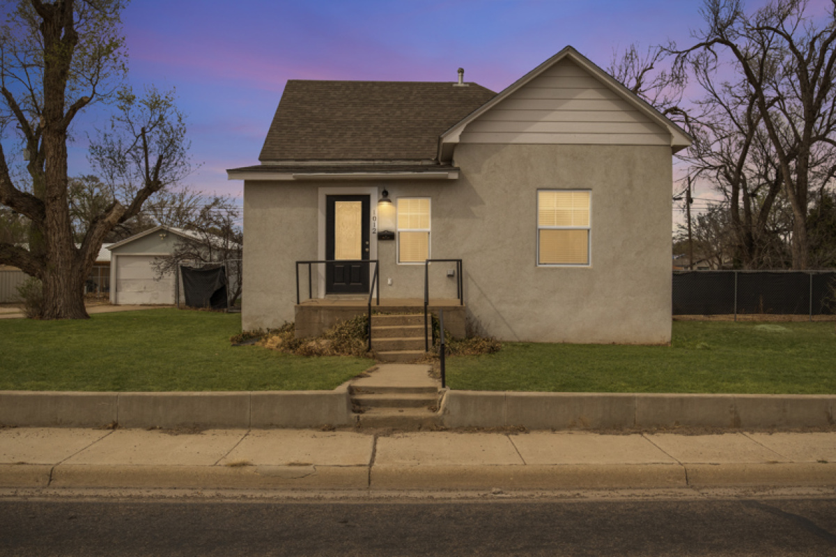 1012 Tennessee Blvd, Dalhart, Texas 79022, 2 Bedrooms Bedrooms, ,1 BathroomBathrooms,Single Family Home,Active Listings,Tennessee Blvd,1180