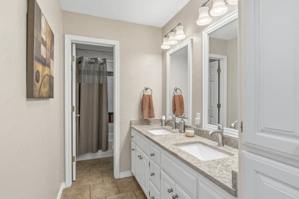 1912 Cherokee Trail, Dalhart, Texas 79022, 3 Bedrooms Bedrooms, ,2 BathroomsBathrooms,Single Family Home,Active Listings,Cherokee Trail,1186