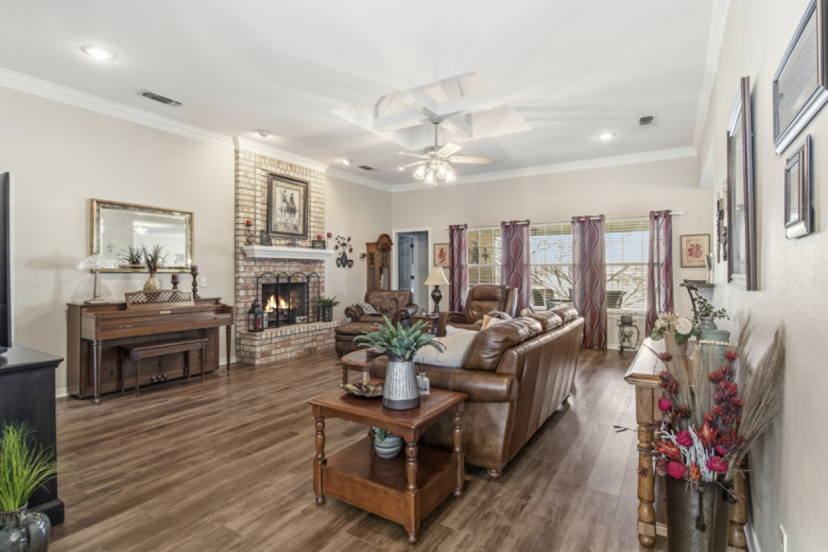 1912 Cherokee Trail, Dalhart, Texas 79022, 3 Bedrooms Bedrooms, ,2 BathroomsBathrooms,Single Family Home,Active Listings,Cherokee Trail,1186