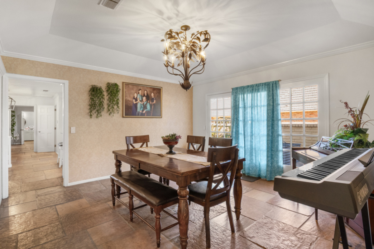 12 Southpark Dr, Dalhart, Texas 79022, 4 Bedrooms Bedrooms, ,4 BathroomsBathrooms,Single Family Home,Active Listings,Southpark Dr,1187