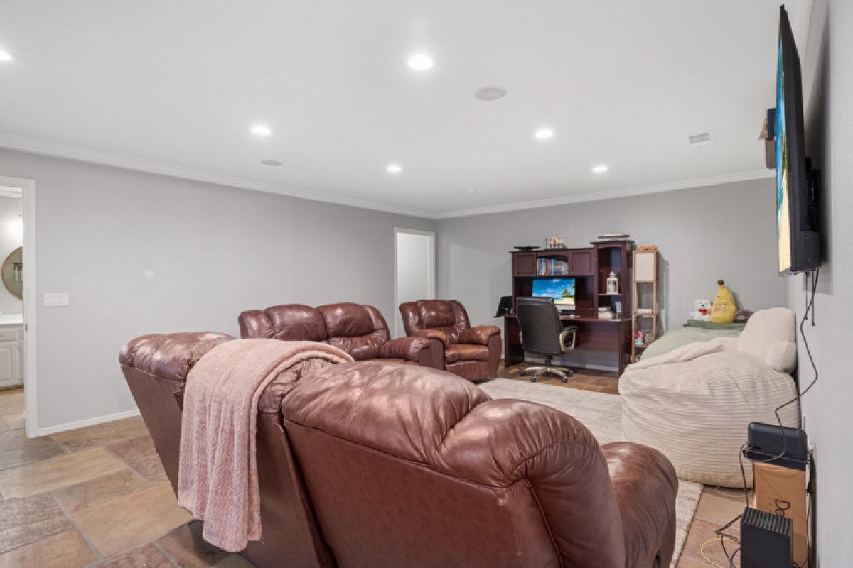 12 Southpark Dr, Dalhart, Texas 79022, 4 Bedrooms Bedrooms, ,4 BathroomsBathrooms,Single Family Home,Active Listings,Southpark Dr,1187