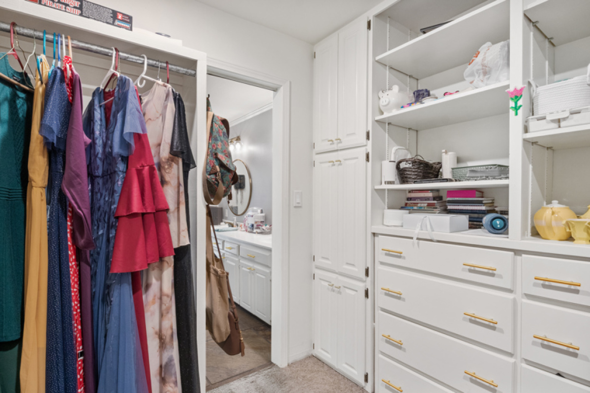 12 Southpark Dr, Dalhart, Texas 79022, 4 Bedrooms Bedrooms, ,4 BathroomsBathrooms,Single Family Home,Active Listings,Southpark Dr,1187