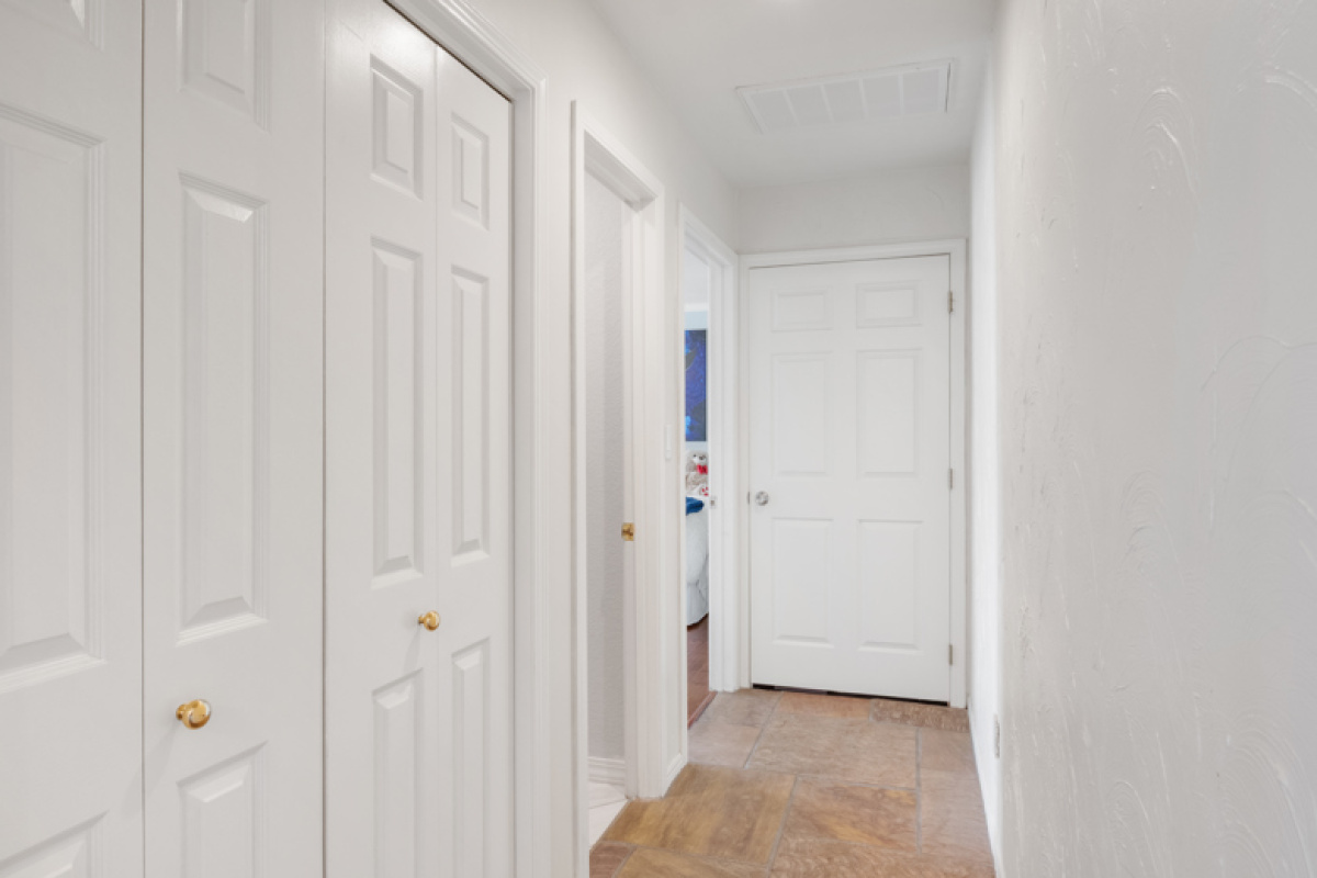 12 Southpark Dr, Dalhart, Texas 79022, 4 Bedrooms Bedrooms, ,4 BathroomsBathrooms,Single Family Home,Active Listings,Southpark Dr,1187