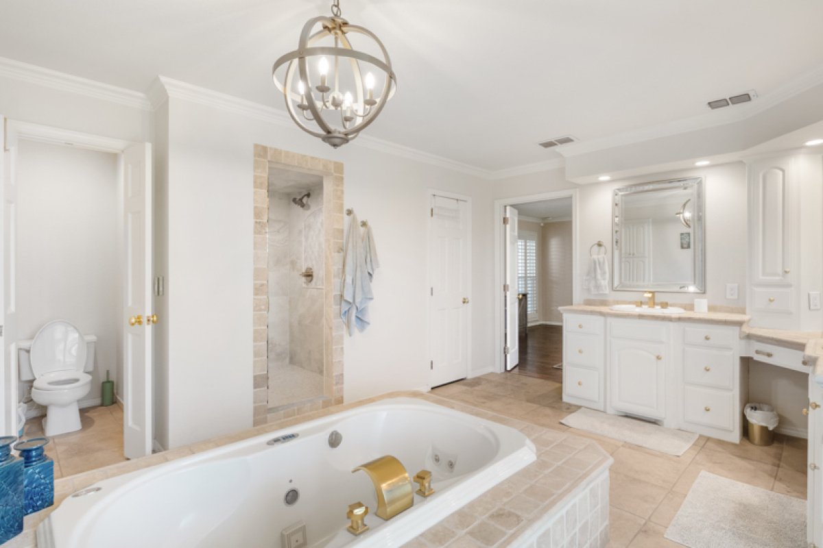 12 Southpark Dr, Dalhart, Texas 79022, 4 Bedrooms Bedrooms, ,4 BathroomsBathrooms,Single Family Home,Active Listings,Southpark Dr,1187