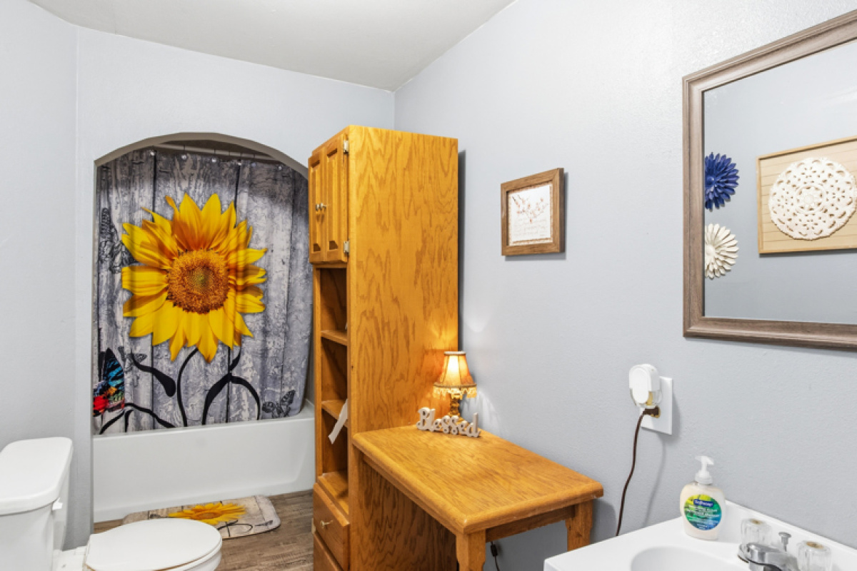 514 Keeler Ave, Dalhart, Texas 79022, 3 Bedrooms Bedrooms, ,1.75 BathroomsBathrooms,Single Family Home,Active Listings,Keeler Ave,1196
